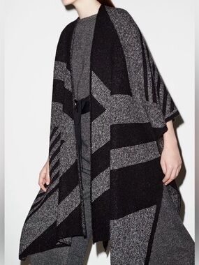 Black & Gray Geometric Knit Women's Poncho Sweater